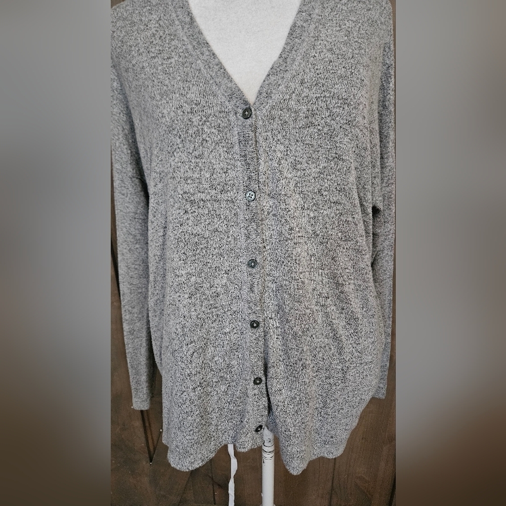 AMERICAN EAGLE Soft&Sexy Plush Long V Neck ButtonFront Cardigan.Heathered Grey.S - Picture 3 of 10